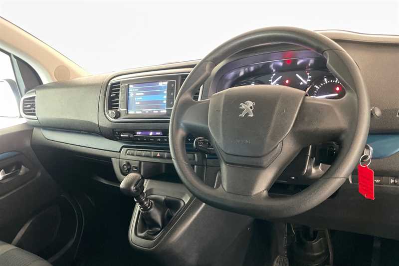 Used Peugeot Traveller 2020 for sale - 76593836: Photo 2