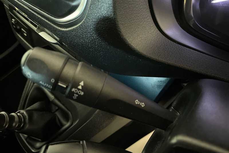 Used Peugeot Traveller 2020 for sale - 76593836: Photo 25