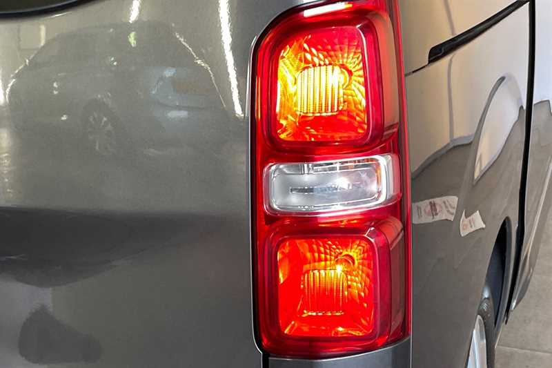 Used Peugeot Traveller 2020 for sale - 76593836: Photo 38