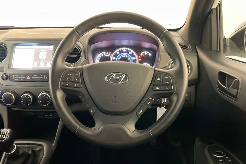 Used Hyundai i10 2018 for sale - 76760836: Photo 14
