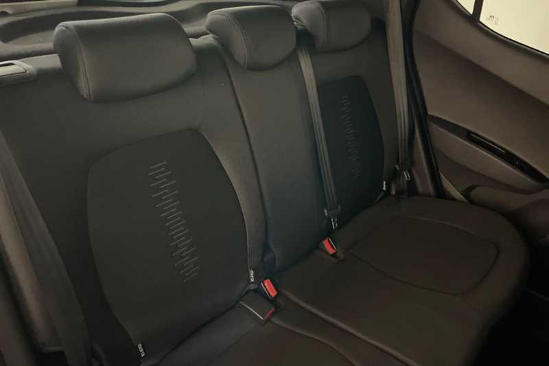 Used Hyundai i10 2018 for sale - 76760836: Photo 23