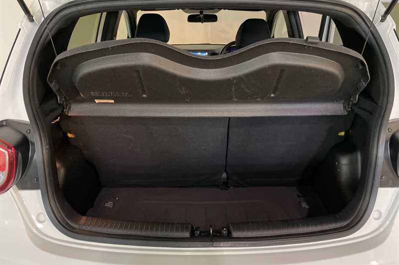 Used Hyundai i10 2018 for sale - 76760836: Photo 24