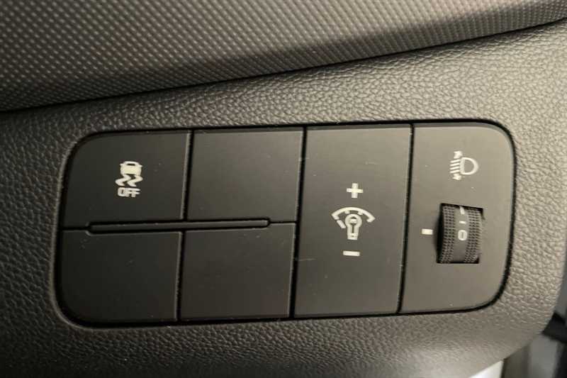 Used Hyundai i10 2018 for sale - 76760836: Photo 27