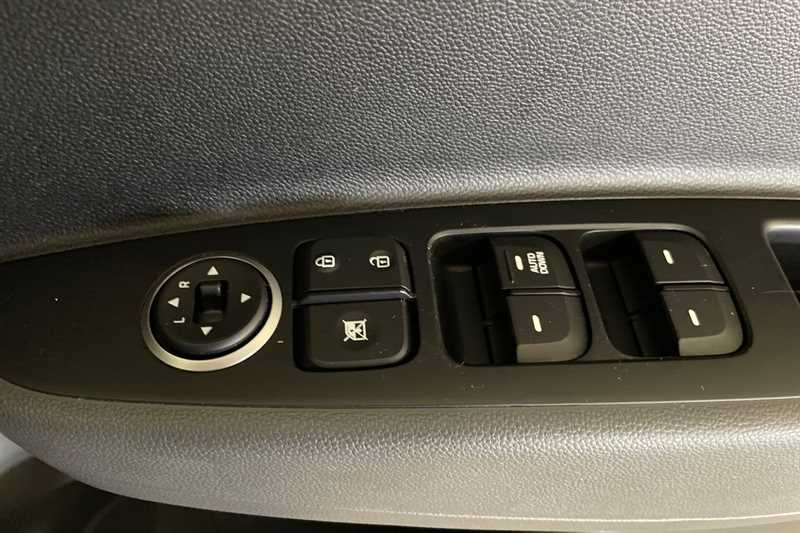 Used Hyundai i10 2018 for sale - 77146426: Photo 19