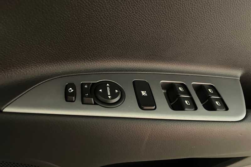 Used Kia Stonic 2023 for sale - 77513788: Photo 18