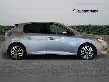 Used Peugeot 208 2023 for sale - 76169072: Photo 2