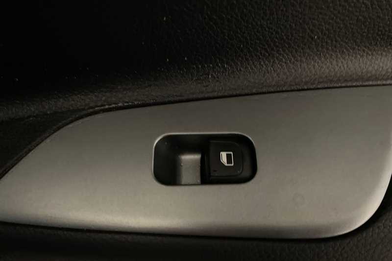 Used Kia Stonic 2023 for sale - 77471488: Photo 34