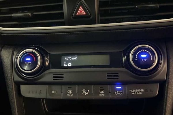 Used Hyundai KONA 2018 for sale - 76229602: Photo 15