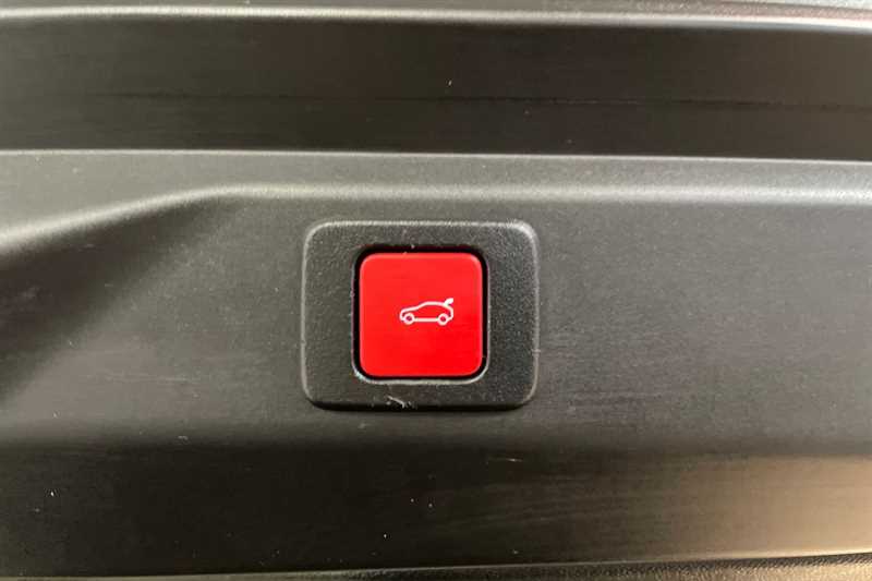 Used Peugeot 3008 2024 for sale - 76400889: Photo 39