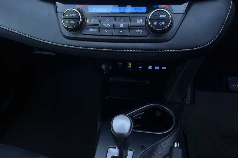 Used Toyota RAV4 2018 for sale - 78103326: Photo 38