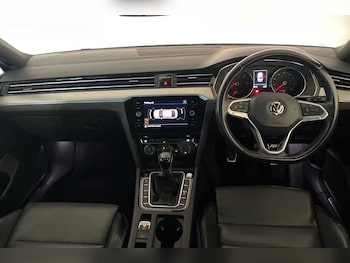 Used Volkswagen Passat 2020 for sale - 76168967: Photo 2