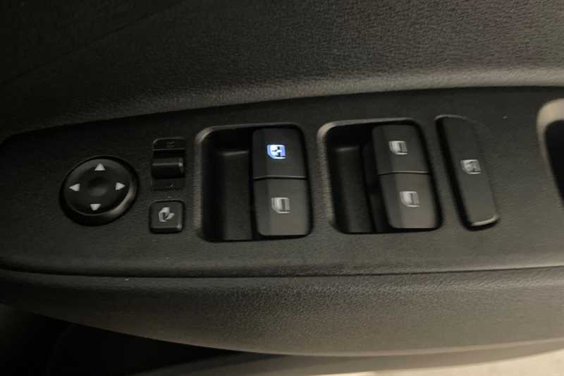 Used Hyundai i10 2023 for sale - 76044568: Photo 16