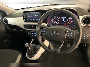 Used Hyundai i10 2023 for sale - 77726286: Photo