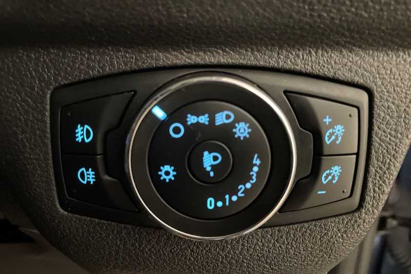 Used Ford Tourneo Courier 2020 for sale - 77627705: Photo 28