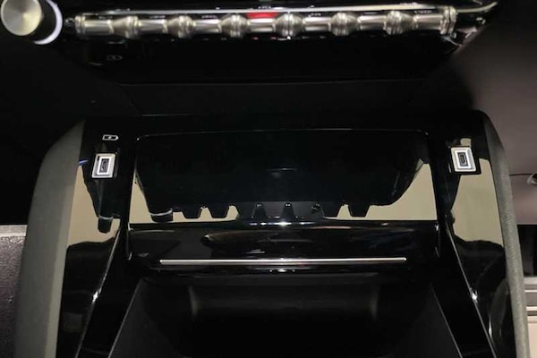 Used Peugeot E-2008 2025 for sale - 76191241: Photo 29