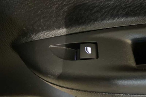 Used Vauxhall Mokka Electric 2023 for sale - 76241823: Photo 36