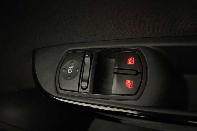 Used Vauxhall Corsa 2018 for sale - 77146033: Photo 16