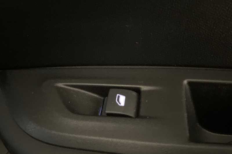 Used Peugeot 2008 2023 for sale - 77471532: Photo 35