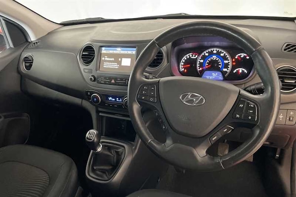 Used Hyundai i10 2019 for sale - 76229641: Photo 10