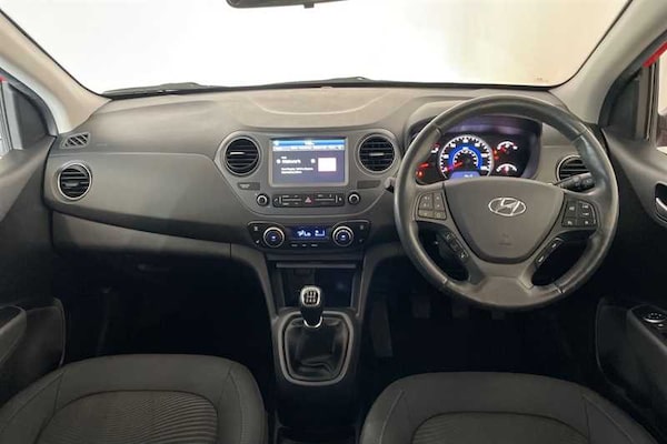 Used Hyundai i10 2019 for sale - 76229641: Photo 12