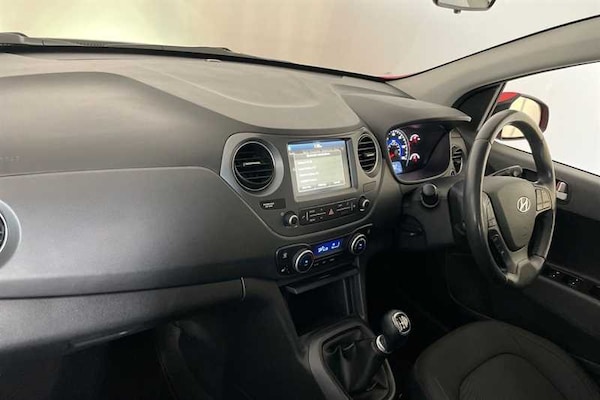 Used Hyundai i10 2019 for sale - 76229641: Photo 13