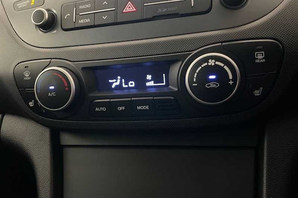 Used Hyundai i10 2019 for sale - 76229641: Photo 15