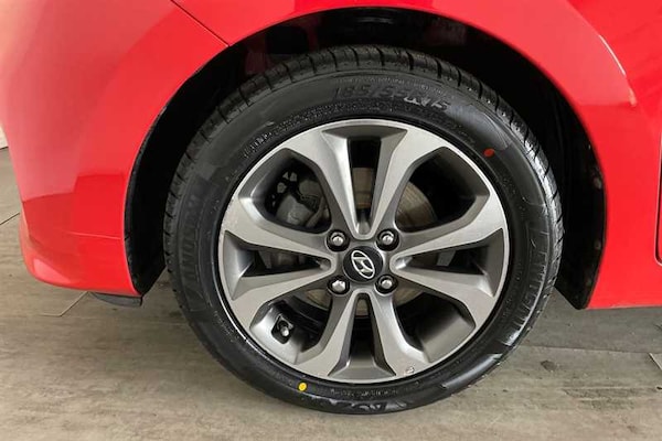 Used Hyundai i10 2019 for sale - 76229641: Photo 9