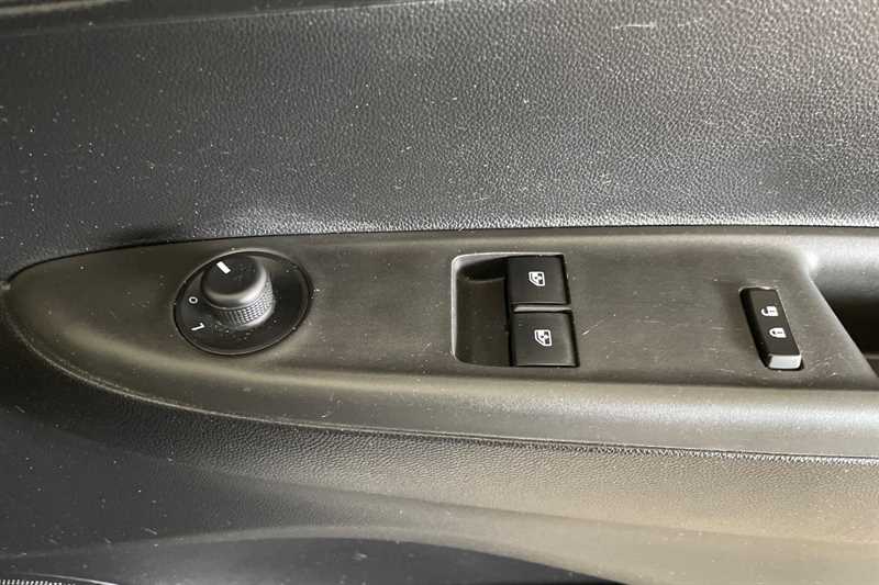 Used Vauxhall Viva 2015 for sale - 77960278: Photo 16