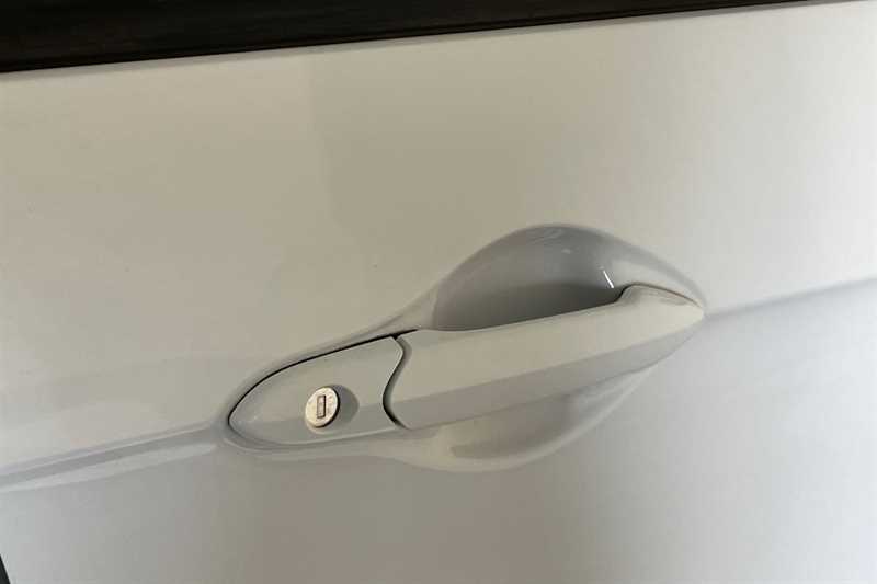 Used Vauxhall Viva 2015 for sale - 77960278: Photo 37