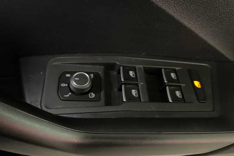 Used Volkswagen T-Roc 2019 for sale - 76390283: Photo 16