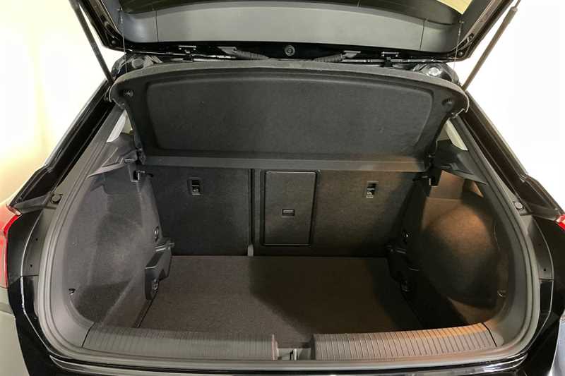 Used Volkswagen T-Roc 2019 for sale - 76390283: Photo 24