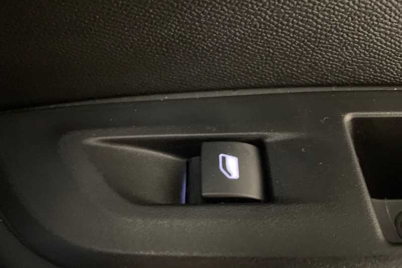 Used Peugeot 2008 2022 for sale - 76705943: Photo 37