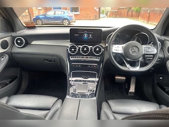 Used Mercedes-Benz GLC 2022 for sale - 76140557: Photo 2
