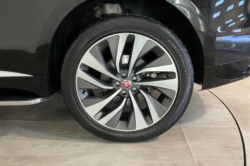 Used Jaguar F-Pace 2022 for sale - 76328413: Photo 9