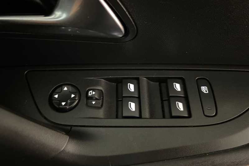 Used Peugeot E-2008 2024 for sale - 76515086: Photo 18