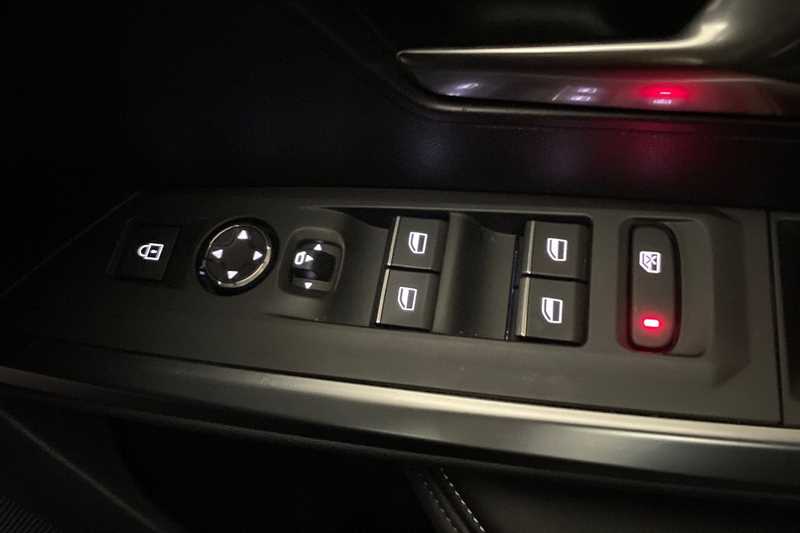 Used Peugeot E-3008 2024 for sale - 76315846: Photo 18