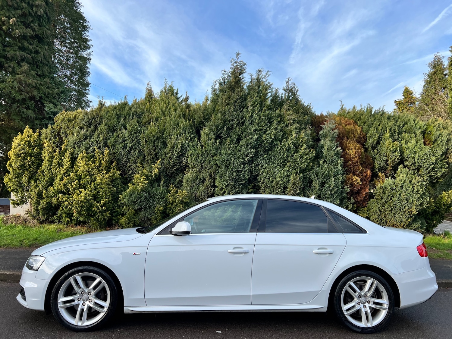 Used Audi A4 2014 for sale - 76897230: Photo 3