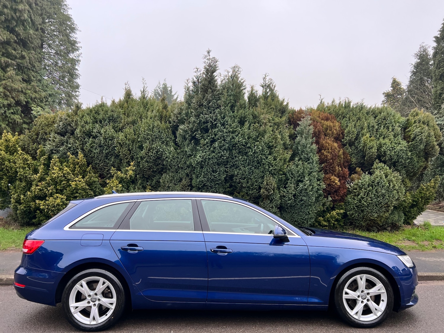 Used Audi A4 2017 for sale - 77019985: Photo 2