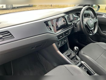 Used Volkswagen Polo 2019 for sale - 79076864: Photo