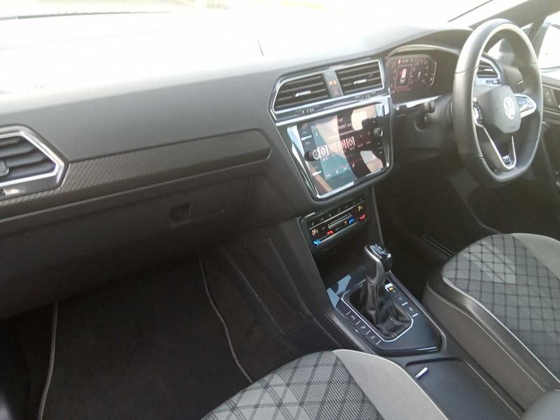 Used Volkswagen Tiguan 2020 for sale - 77270895: Photo 2