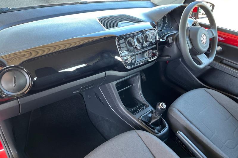 Used Volkswagen up! 2014 for sale - 77918640: Photo 2