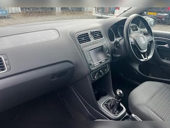 Used Volkswagen Polo 2017 for sale - 79674672: Photo
