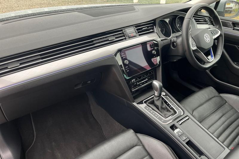 Used Volkswagen Passat 2022 for sale - 78077769: Photo 2