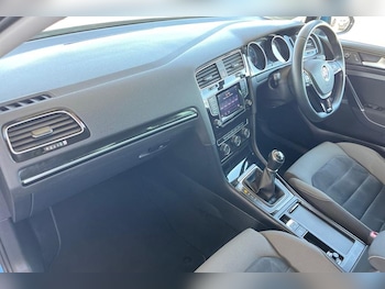 Used Volkswagen Golf 2015 for sale - 78984692: Photo