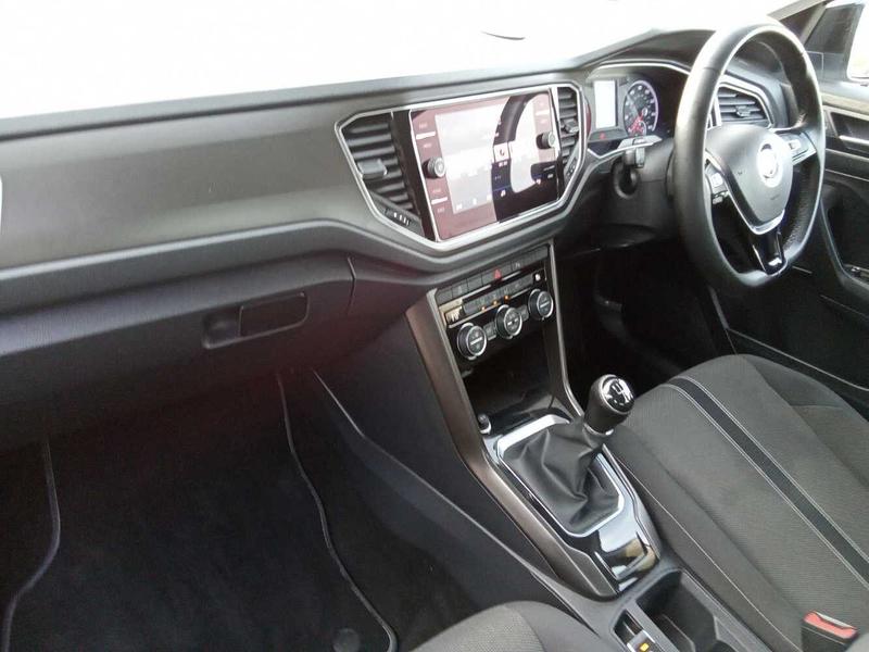 Used Volkswagen T-Roc for sale - 76461348: Photo 2