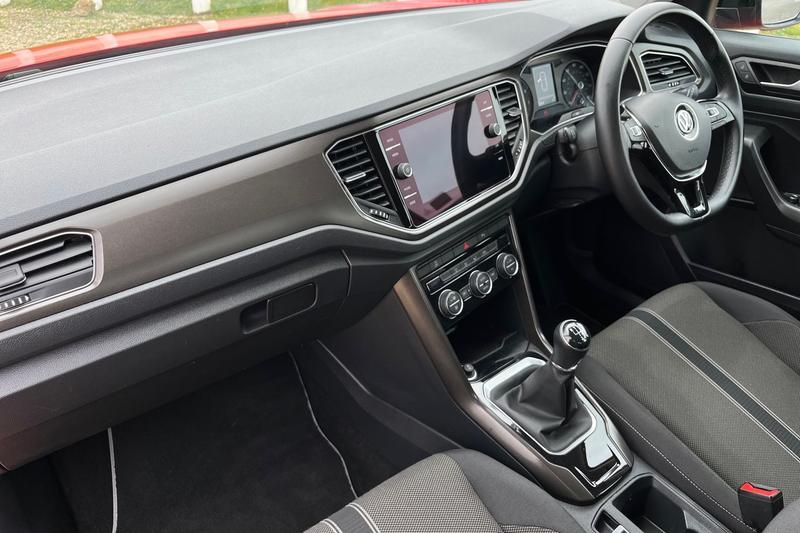 Used Volkswagen T-Roc 2019 for sale - 77997167: Photo 2