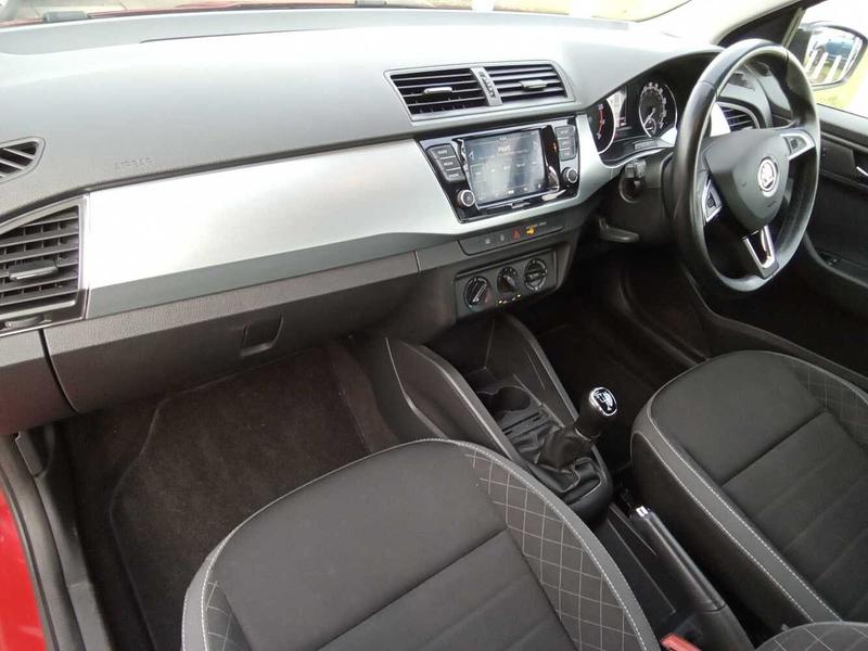 Used Skoda Fabia 2018 for sale - 76252390: Photo 2