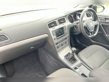 Used Volkswagen Golf 2017 for sale - 78918280: Photo