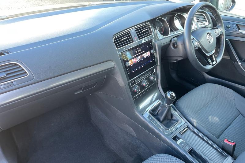 Used Volkswagen Golf 2018 for sale - 77965857: Photo 2