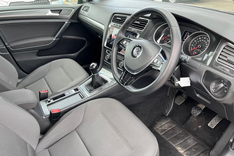 Used Volkswagen Golf 2018 for sale - 77965857: Photo 6